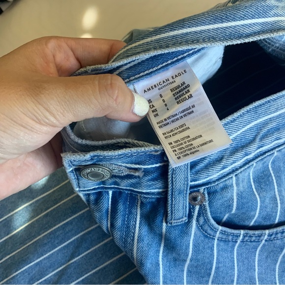American Eagle Women’s Blue Pinstripe Mom Jeans - Picture 4 of 7
